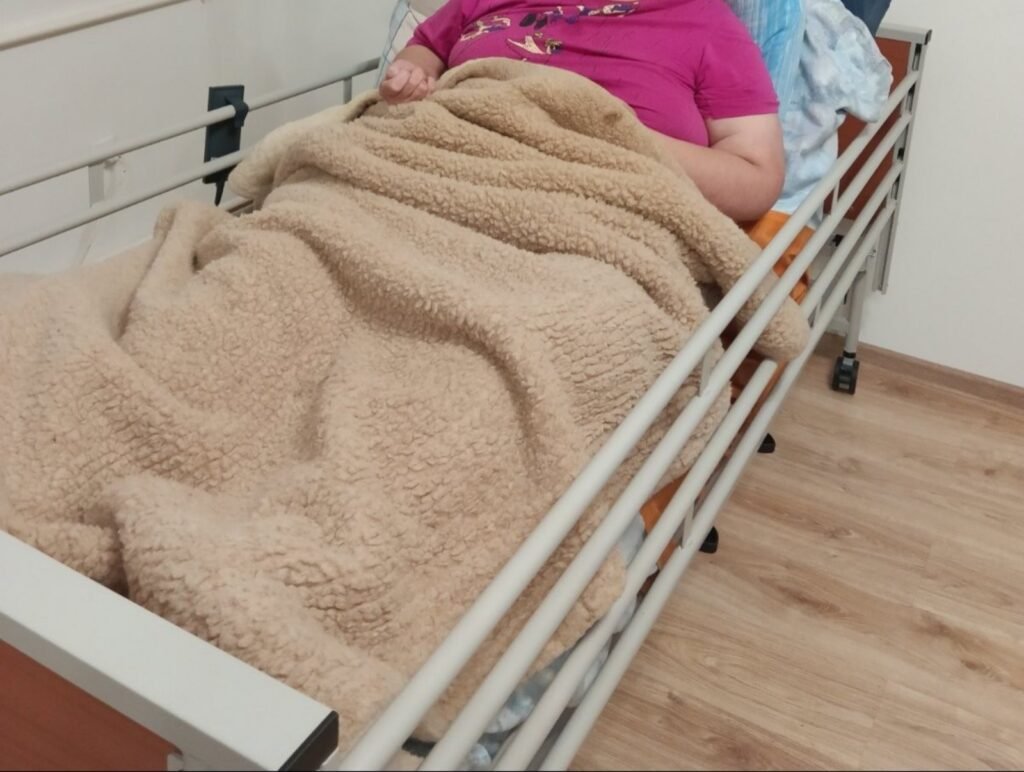 Забезпечення допоміжними засобами реабілітації та фінансовою допомогою мешканців Сторожинецької громади.