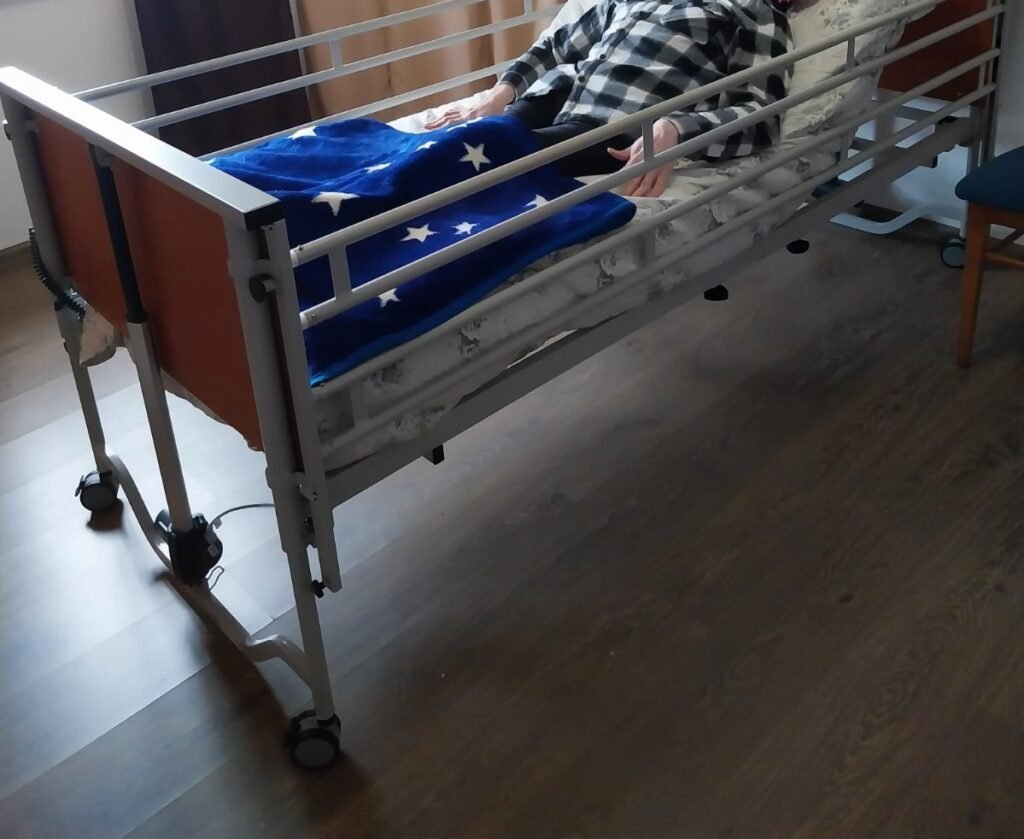 Забезпечення допоміжними засобами реабілітації та фінансовою допомогою мешканців Сторожинецької громади.